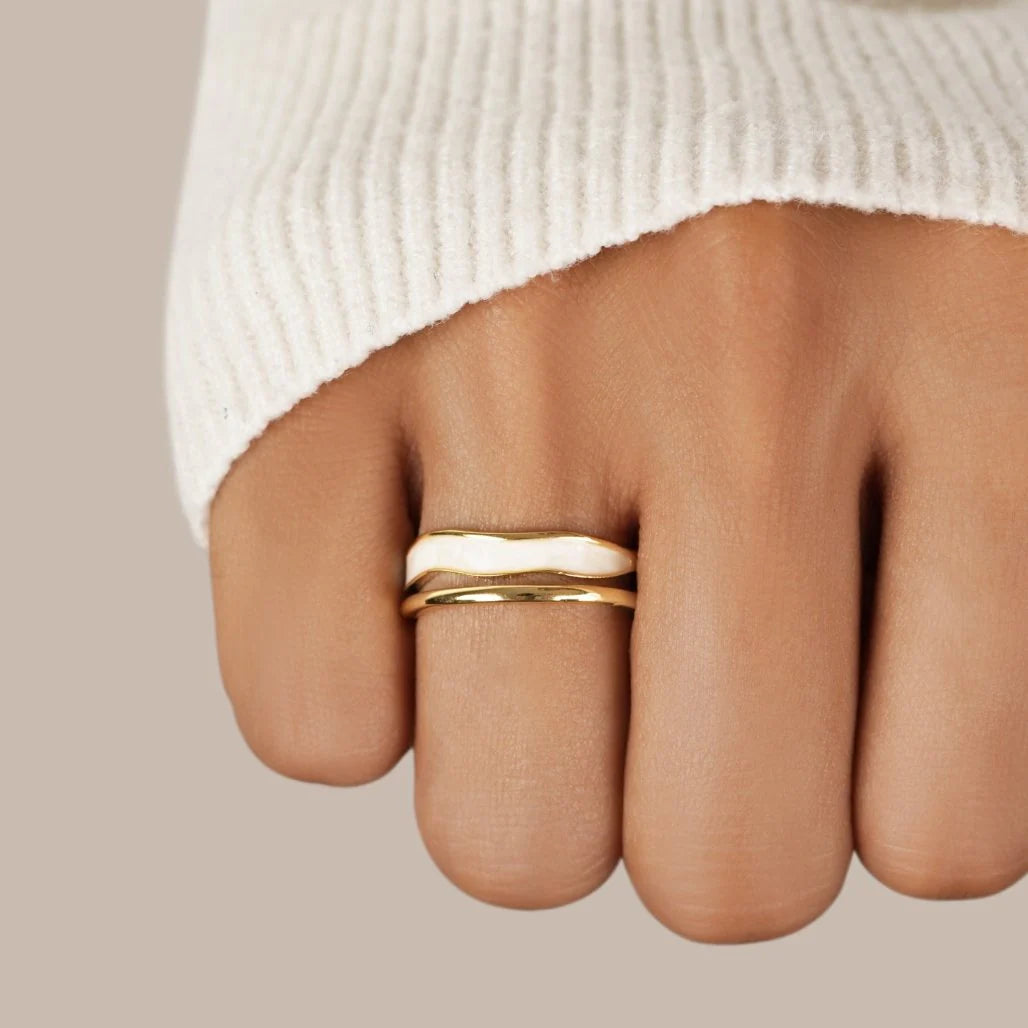 BEAUTIFUL EARTH - WHITE ENAMEL WAVE & GOLD OPEN BAND RING - SIZE 8
