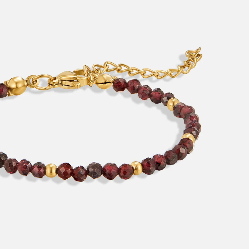 BEAUTIFUL EARTH - RED GARNET BEAD BRACELET
