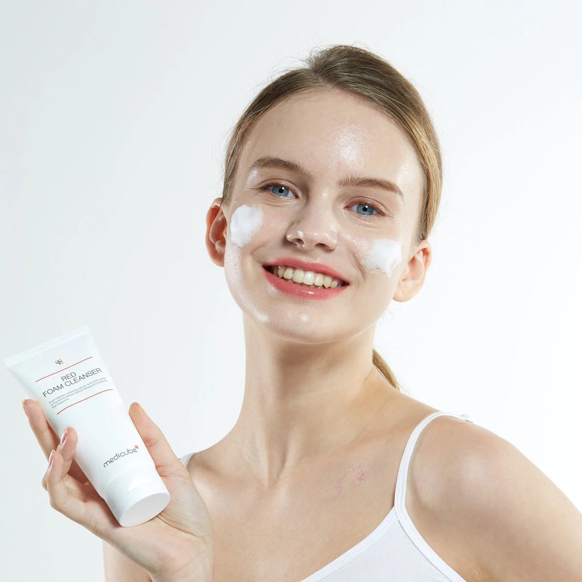 MEDICUBE - Red Foam Cleanser 2020 - 120ML