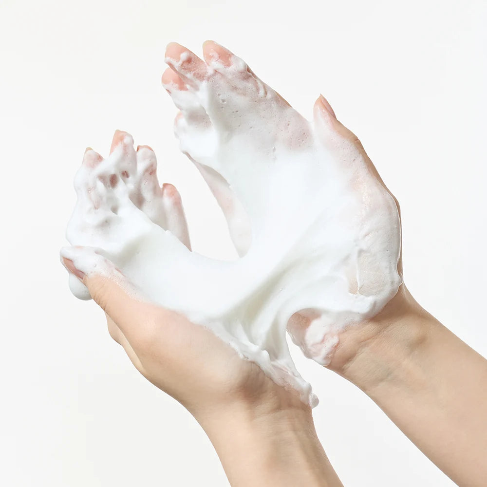 “Hands lathering KSECRET Seoul 1988 Daily Gel Cleanser”