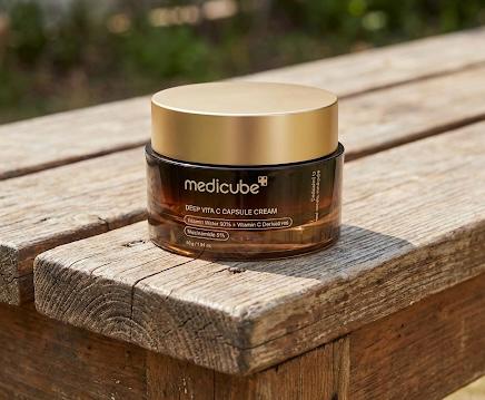 MEDICUBE - Deep Vita C Capsule Cream - 55G