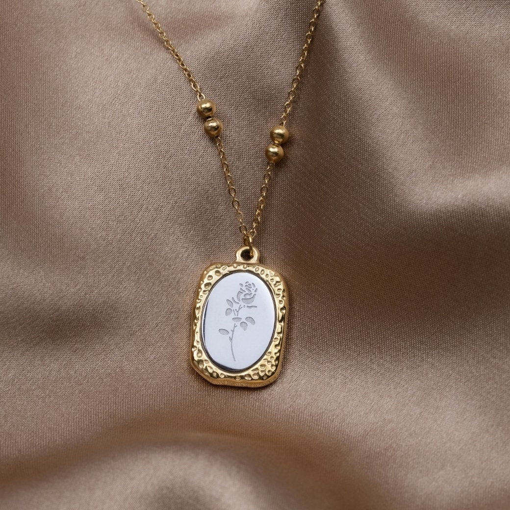 BEAUTIFUL EARTH - FRAGILE LOVE ROSE NECKLACE