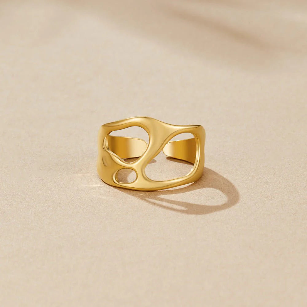 BEAUTIFUL EARTH - GOLDEN DREAM HOLLOW RING - SIZE 8