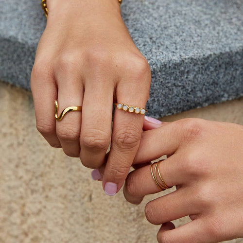 BEAUTIFUL EARTH - GOLDEN MOONSTONE ETERNITY RING - SIZE 8