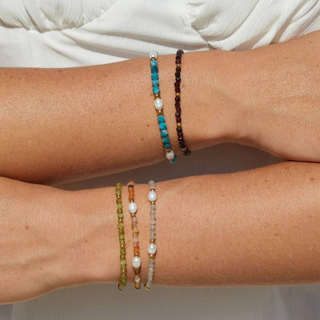 BEAUTIFUL EARTH - PERIDOT BEAD BRACELET