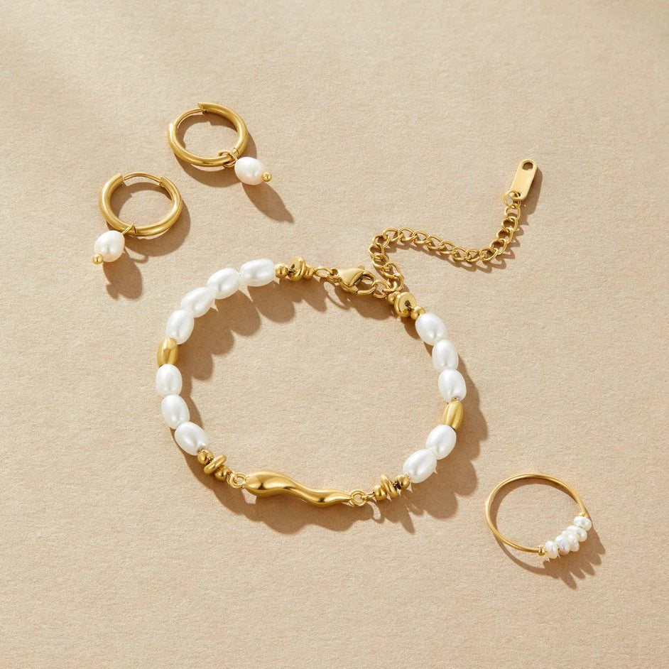 BEAUTIFUL EARTH - FRESHWATER PEARL & GOLD WAVE BAR NECKLACE