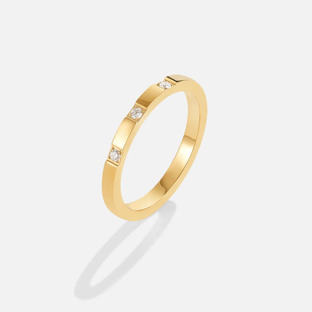 LUCIA CRYSTAL RING - SIZE 8