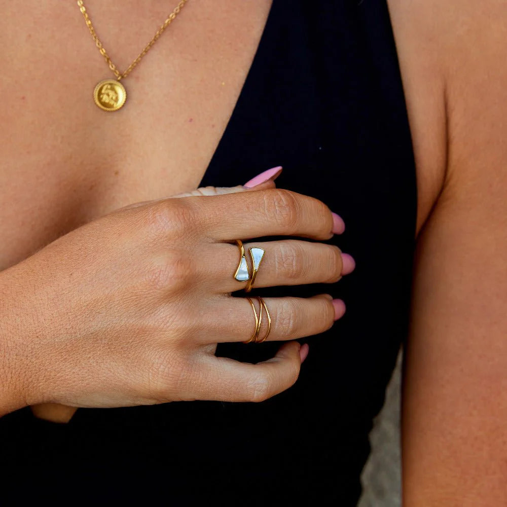 BEAUTIFUL EARTH - MOTHER OF PEARL DUAL TRIANGLE WRAP RING – 18K GOLD - SIZE 8