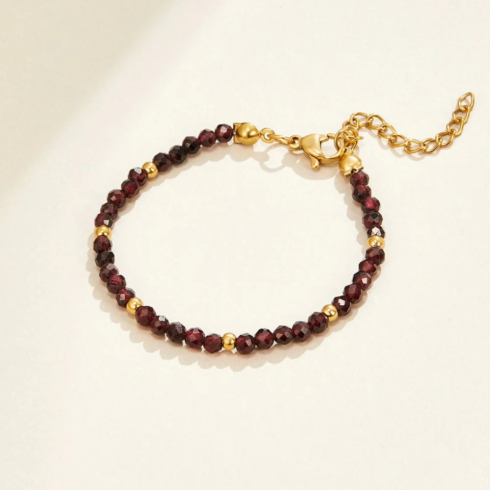 BEAUTIFUL EARTH - RED GARNET BEAD BRACELET