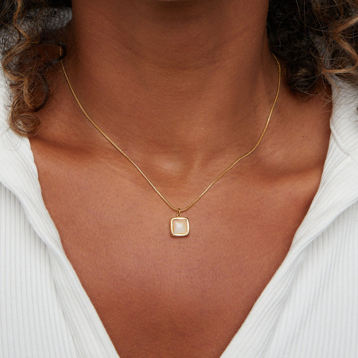 BEAUTIFUL EARTH - RIVA MOONSTONE PENDANT NECKLACE