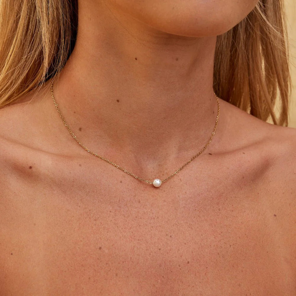 BEAUTIFUL EARTH - SOLITAIRE GOLD PEARL NECKLACE