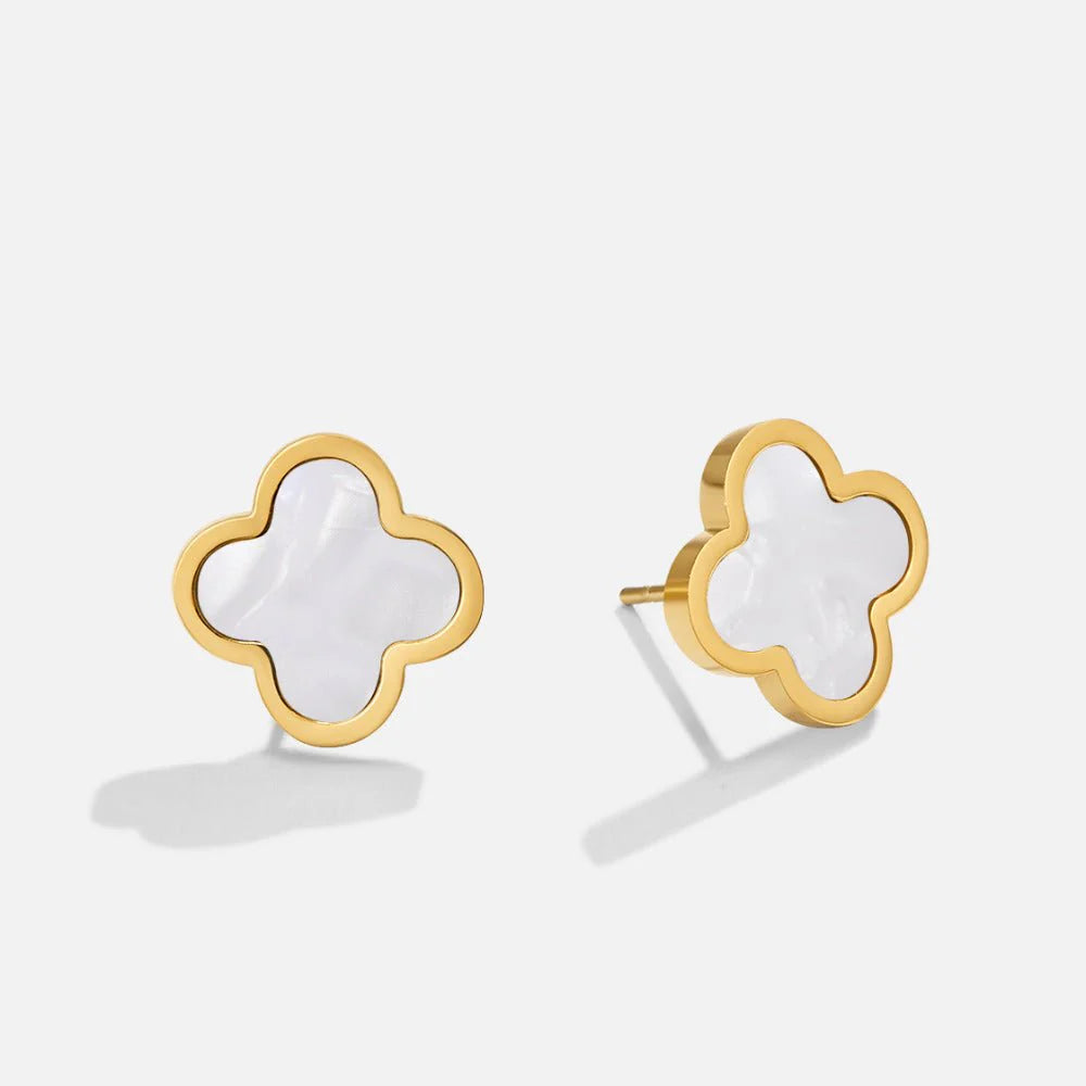 BEAUTIFUL EARTH - WHITE CLOVER STUD EARRINGS