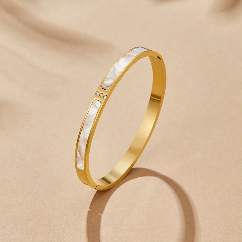 BEAUTIFUL EARTH - WHITE SAHARA GOLD BANGLE